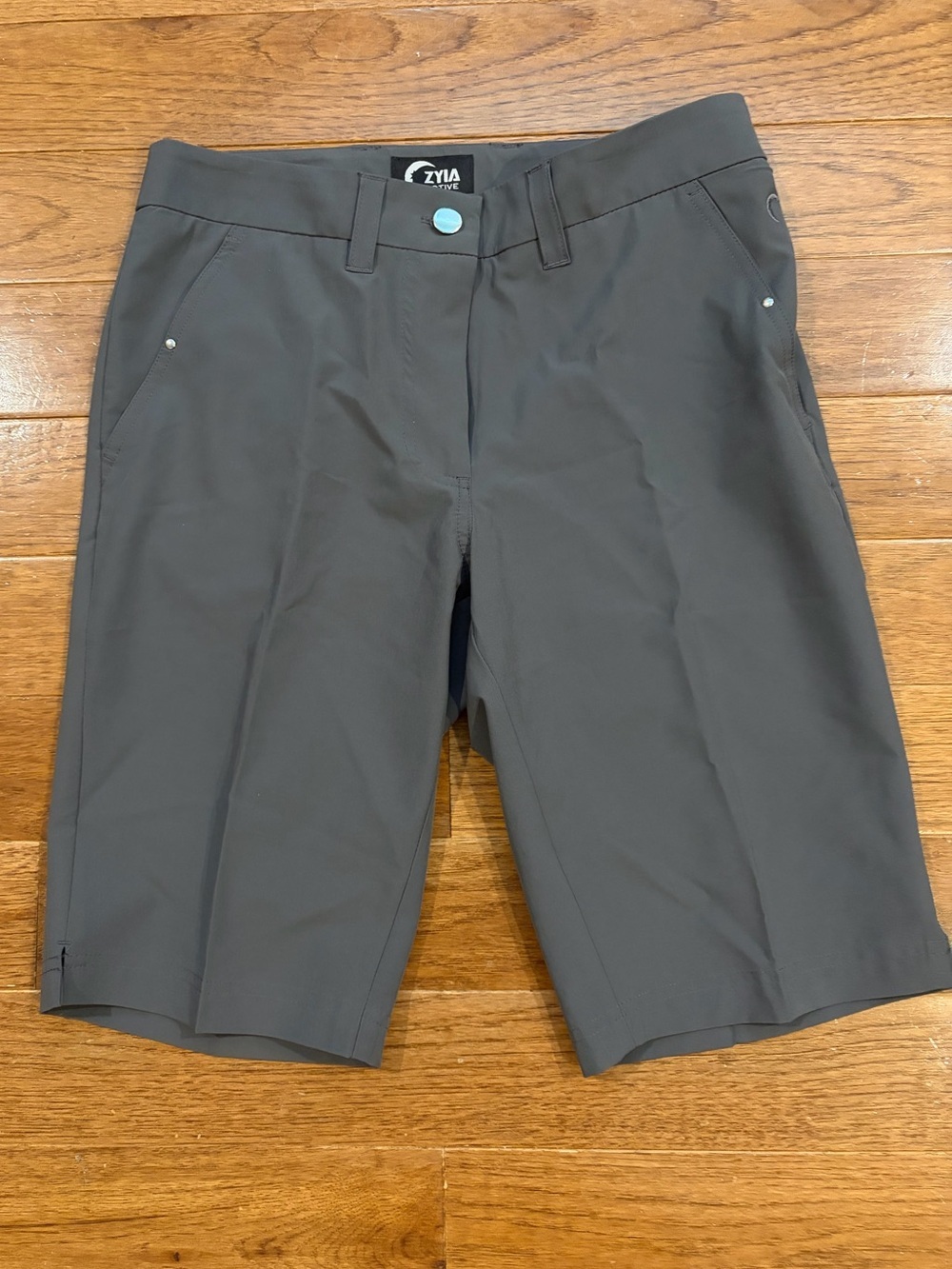 Zyia Active Shorts Clubhouse Charcoal Gray Bermuda Short Women's Small